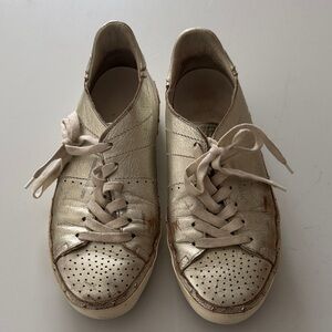 Rebecca Minkoff Women’s Silver Metallic Sneakers size 7